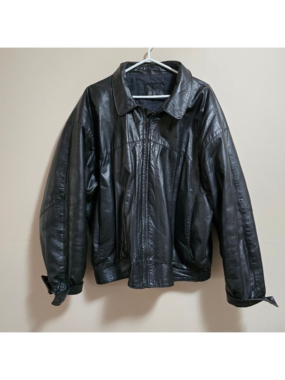 Vintage Mario Delfino 100% leather jacket color black